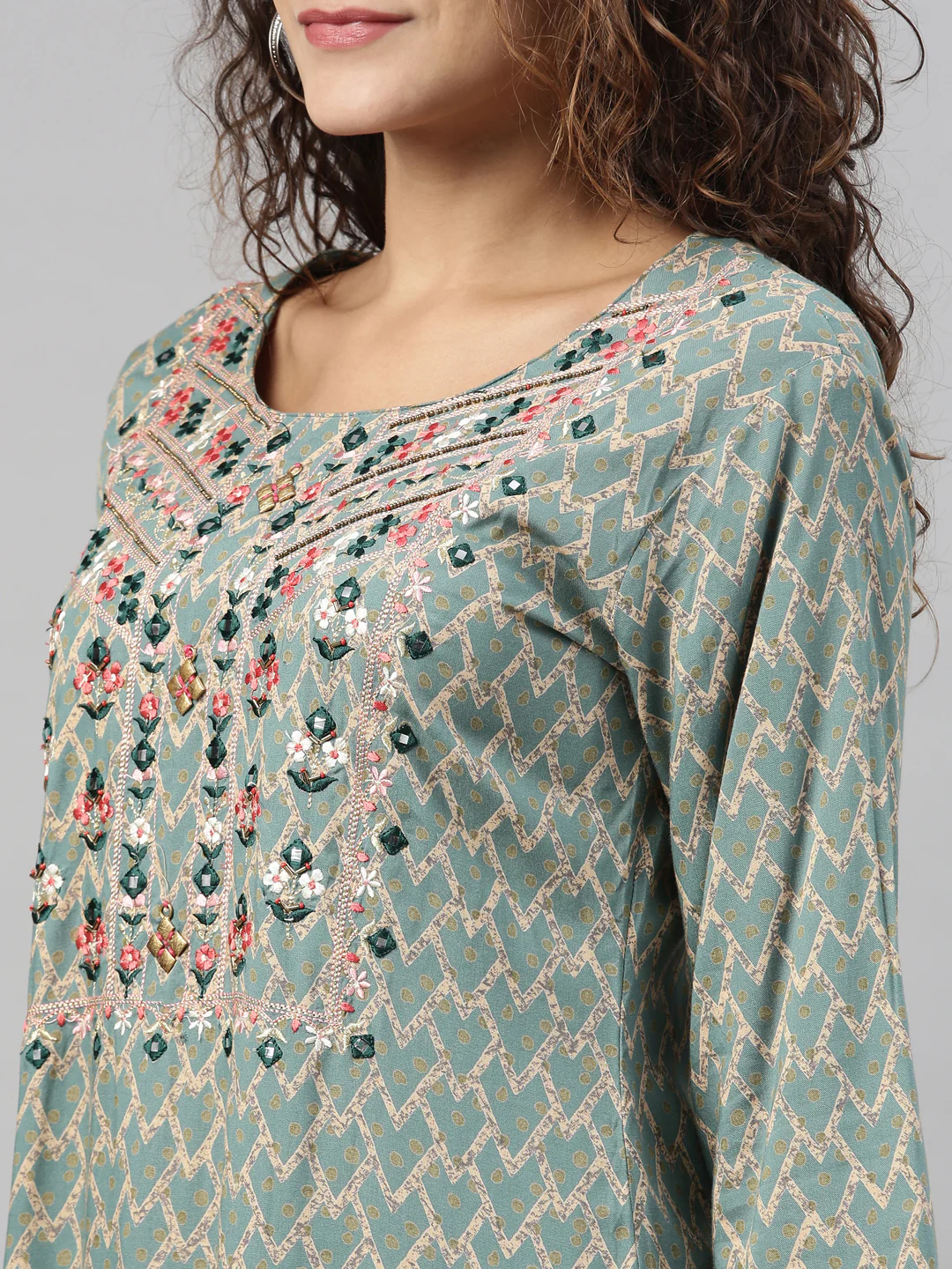 Neerus Rama Color Rayon Fabric Kurta - Image 3