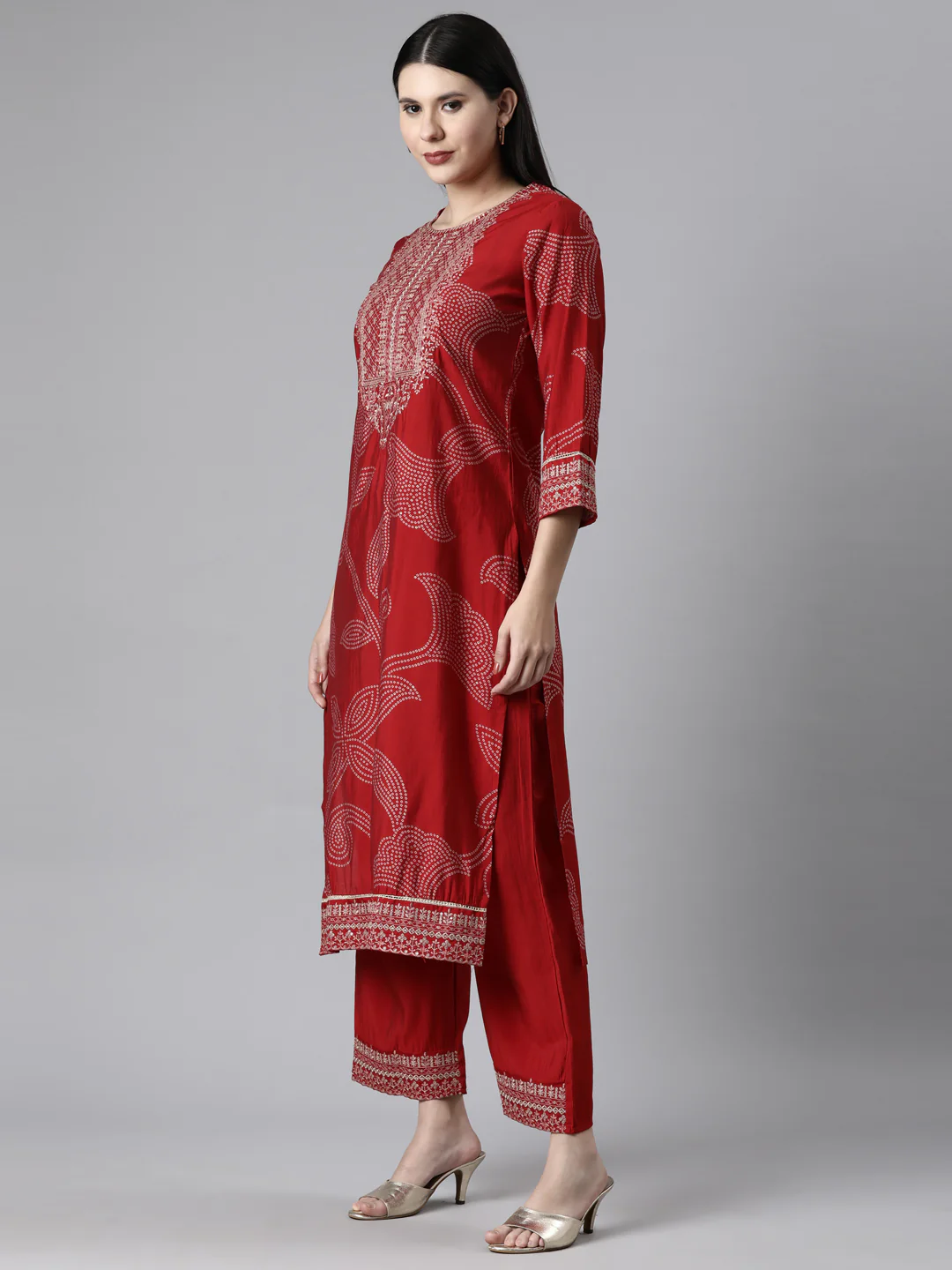Neerus Red Casual Bandhani Straight Kurta and Trousers With Dupatta - Image 2