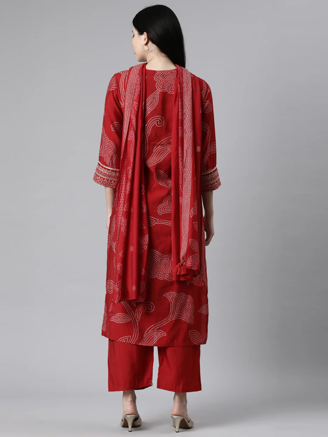 Neerus Red Casual Bandhani Straight Kurta and Trousers With Dupatta - Image 4