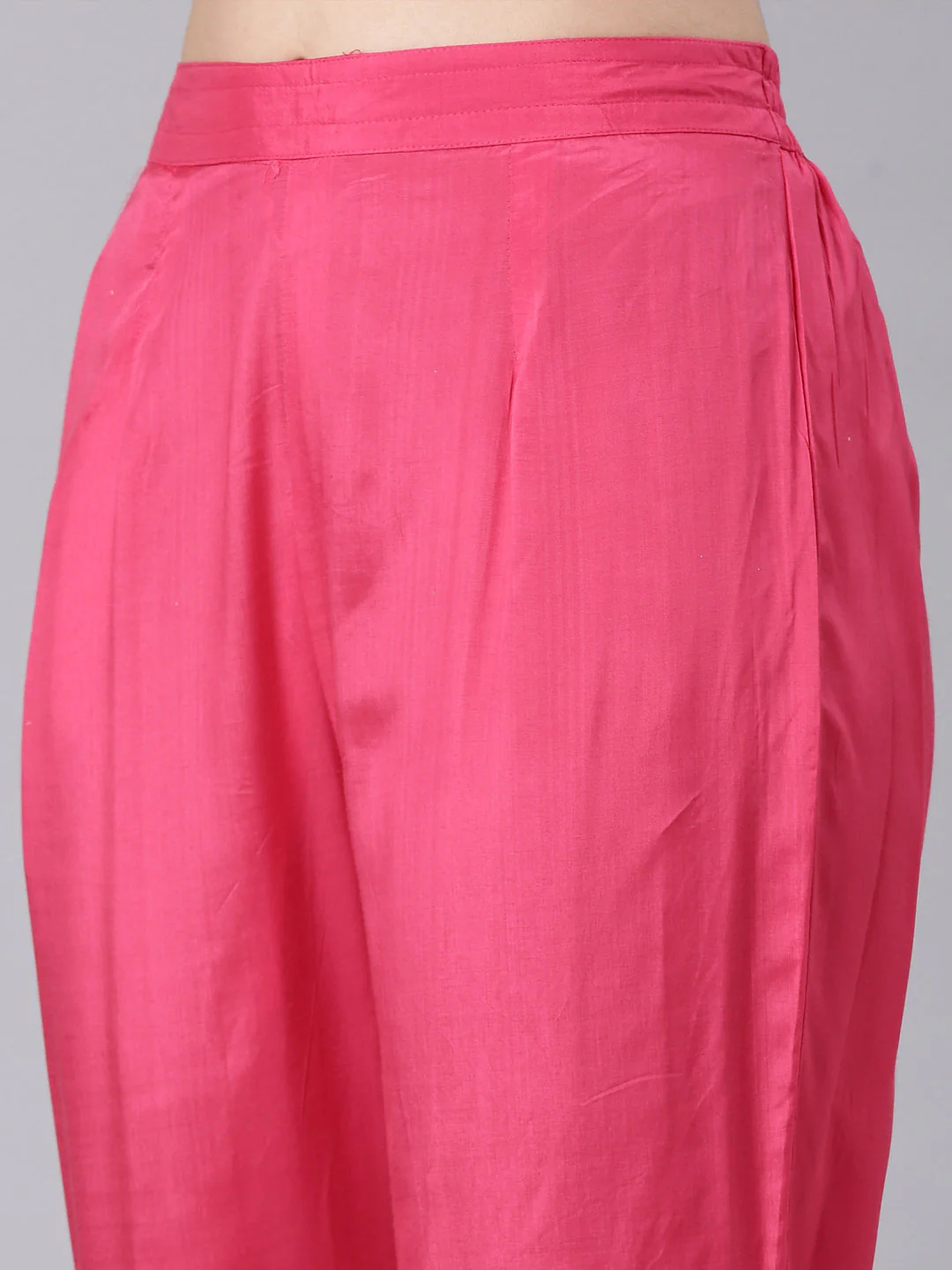 Neerus Red Casual Floral Straight Kurta and Trouser - Image 7