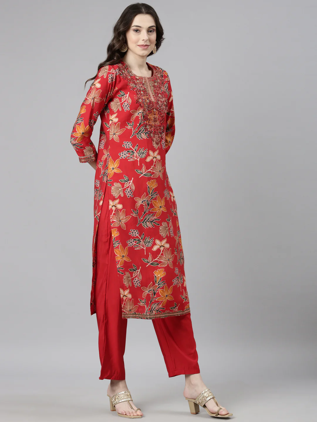 Neerus Red Casual Floral Straight Kurta and Trousers With Dupatta - Image 3