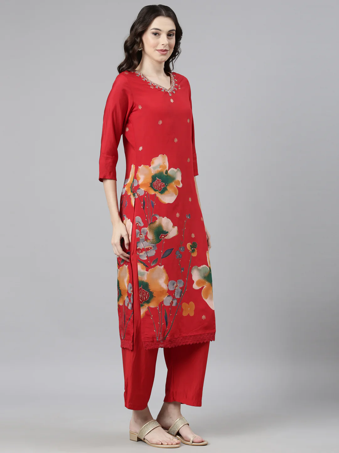 Neerus Red Casual Floral Straight Kurta and Trousers With Dupatta - Image 3