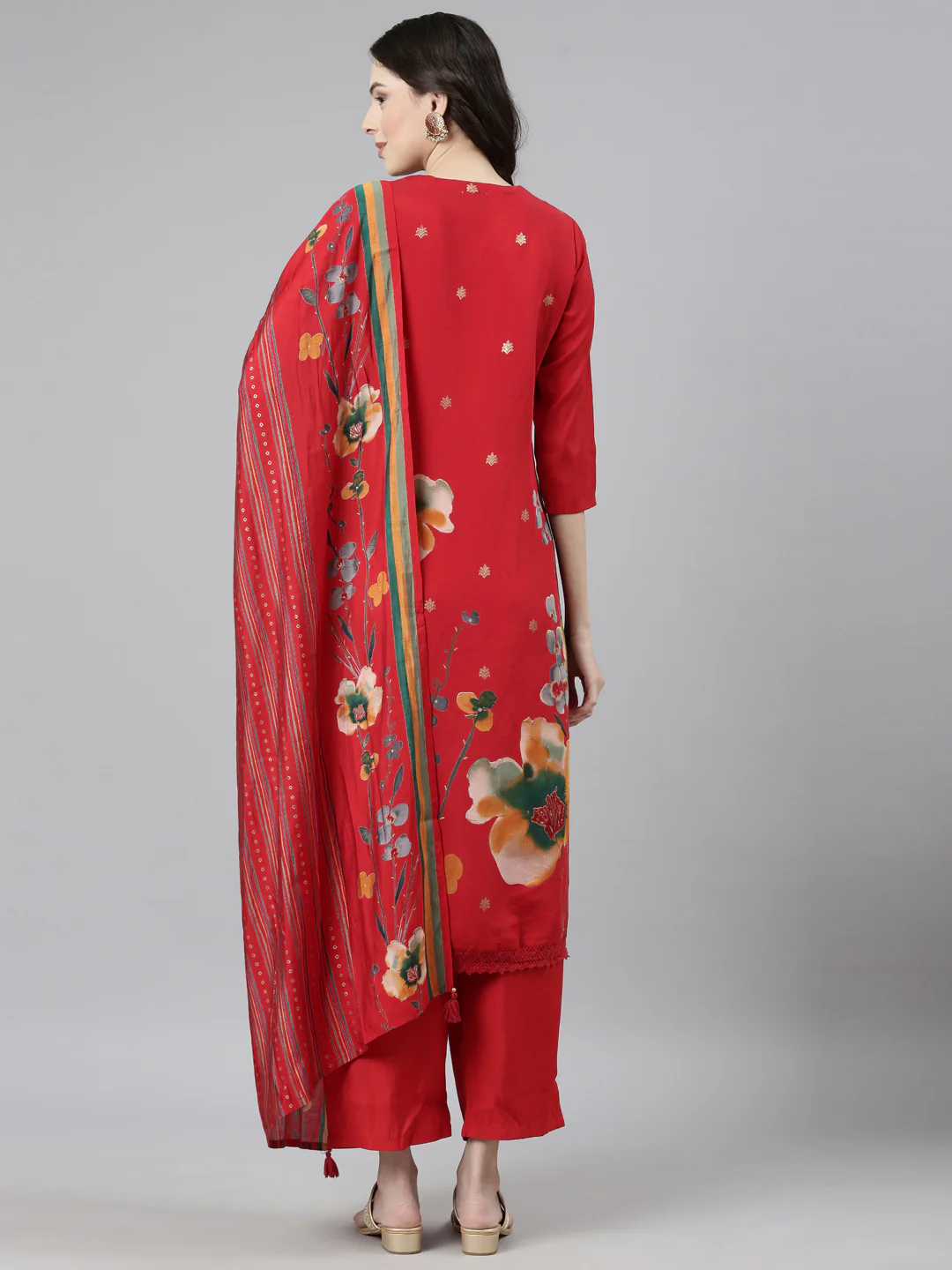Neerus Red Casual Floral Straight Kurta and Trousers With Dupatta - Image 4