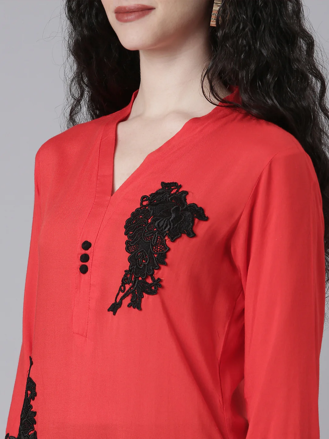 Neerus Red Casual Solid Straight Kurta - Image 4