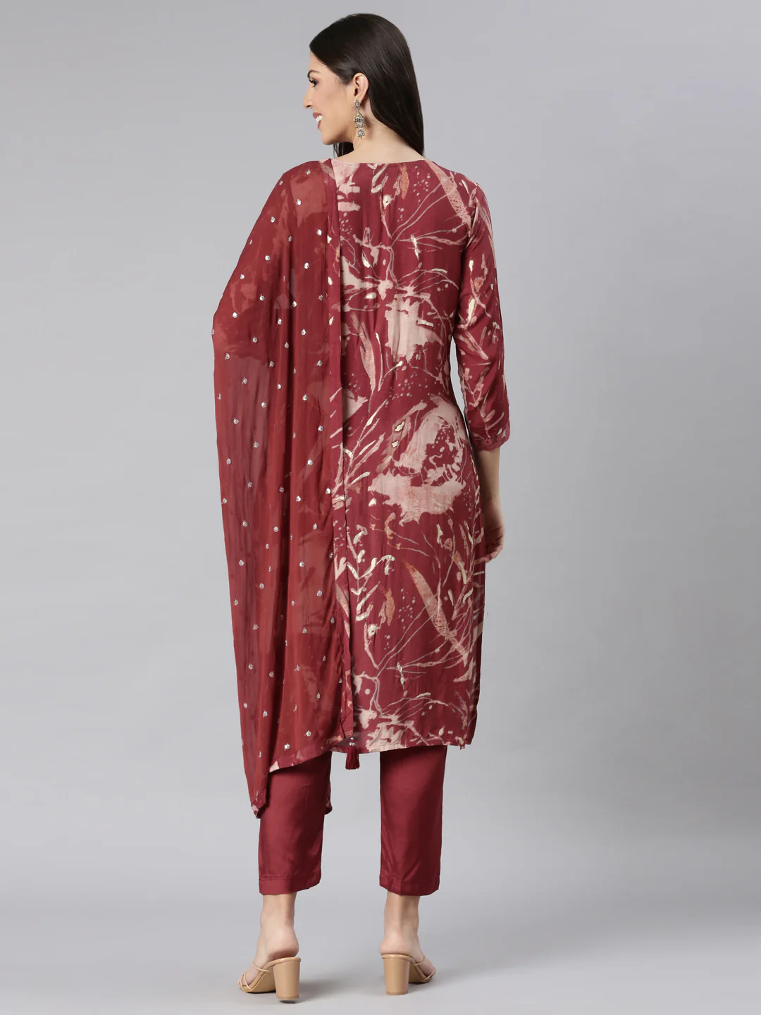 Neerus Red Printed Straight Kurta and Trousers With Dupatta - Image 3