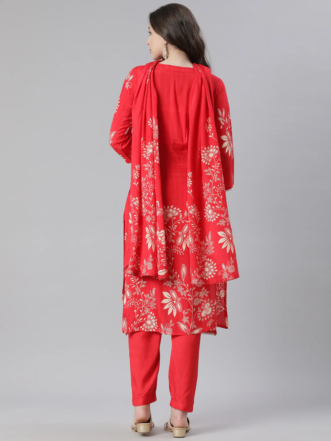 Neerus Red Printed Straight Kurta and Trousers With Dupatta - Image 4