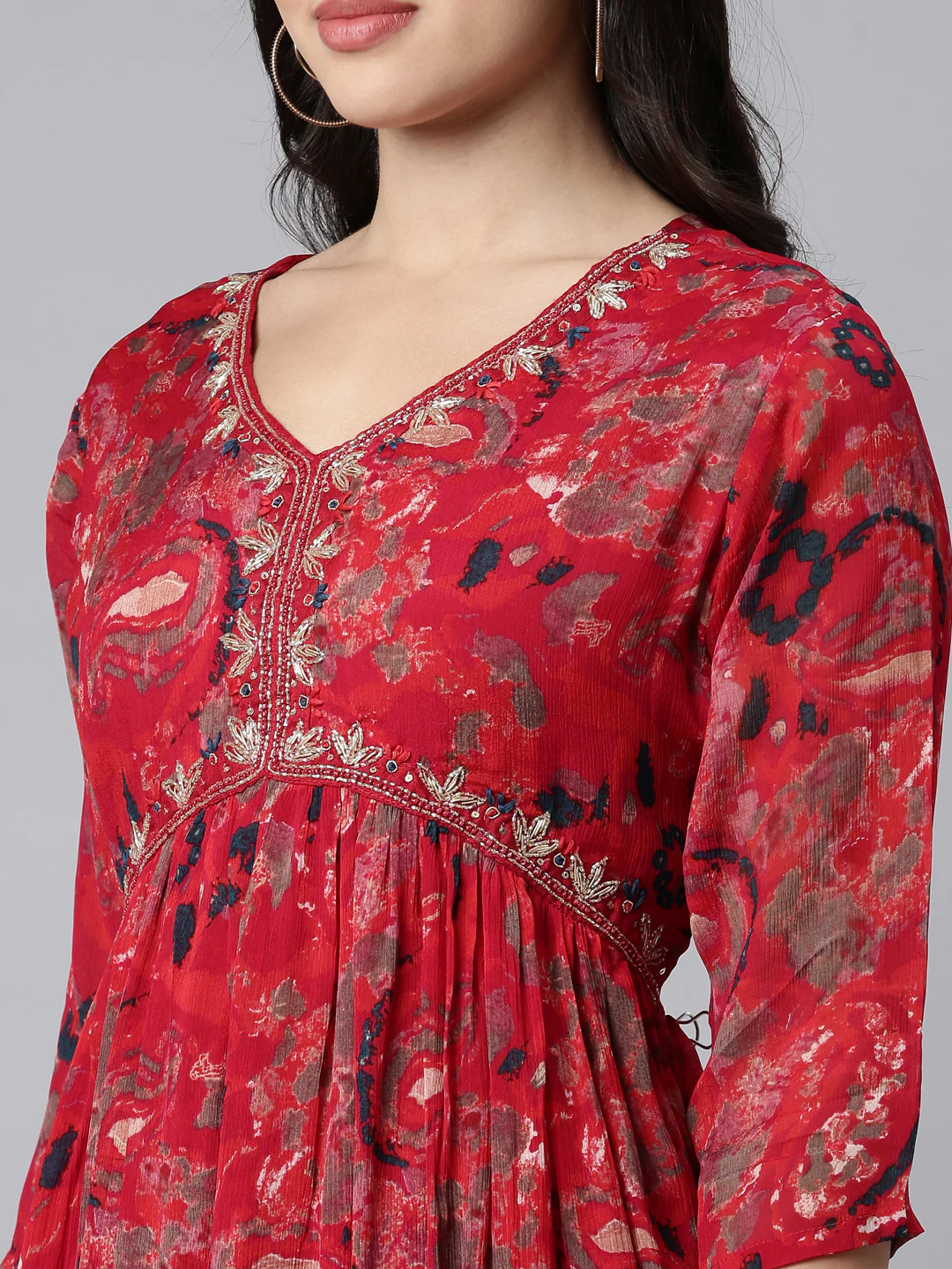 Neerus Red Regular Straight Floral Kurta And Trousers With Dupatta - Image 4