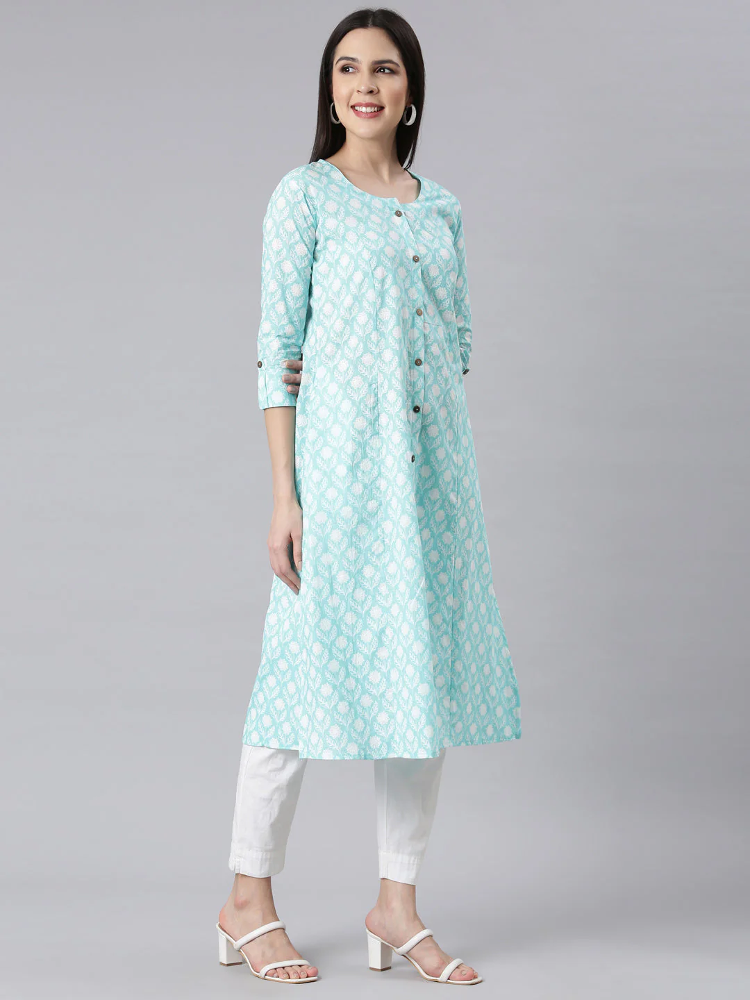 Neerus Sea Green Panelled Straight Floral Kurta - Image 2