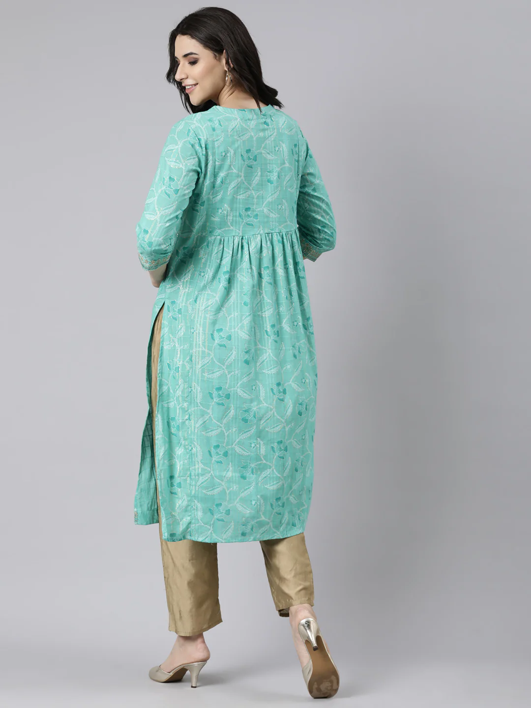 Neerus Sea Green Pleated Straight Bandhani Kurta - Image 3