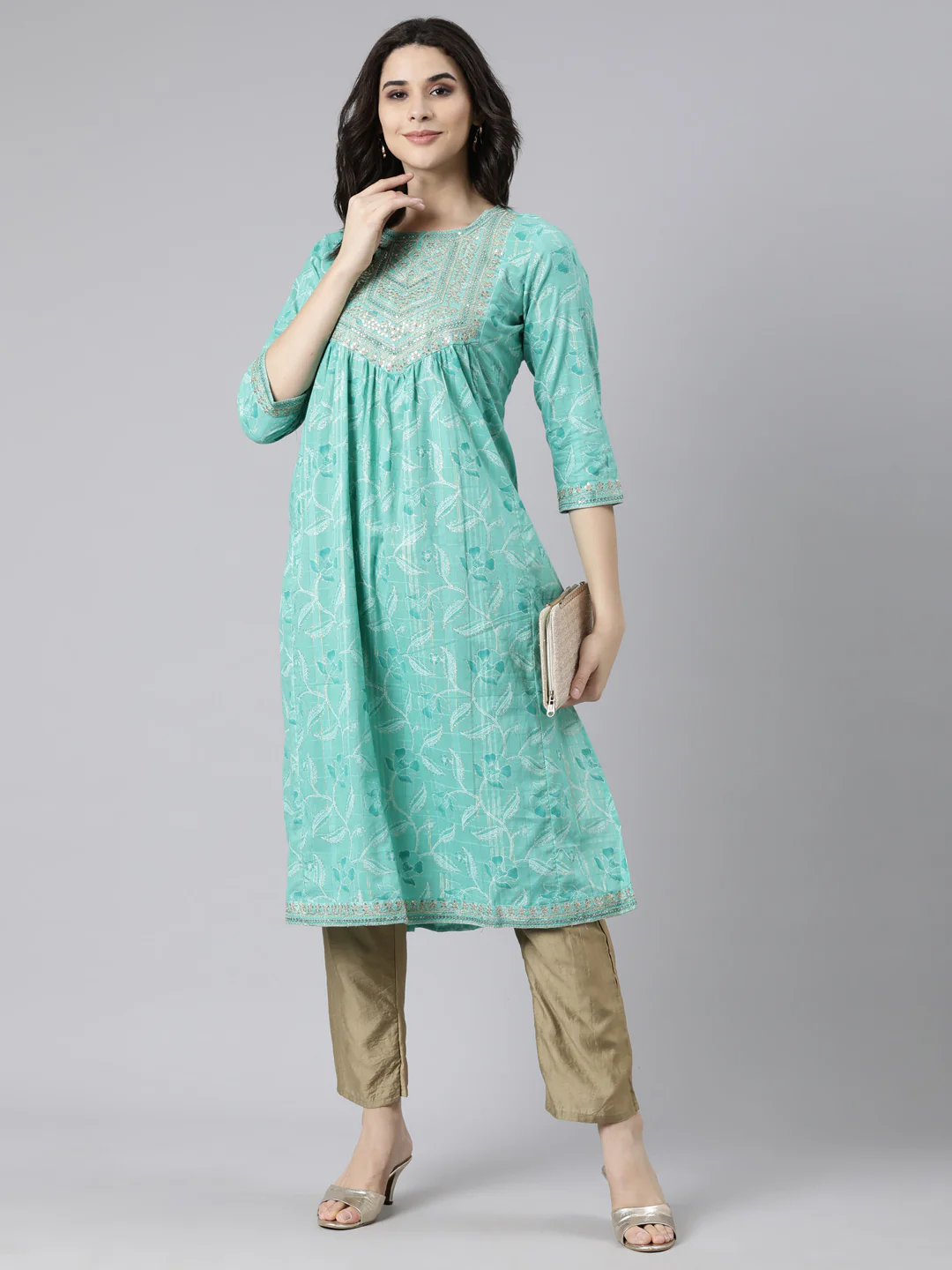 Neerus Sea Green Pleated Straight Bandhani Kurta - Image 4