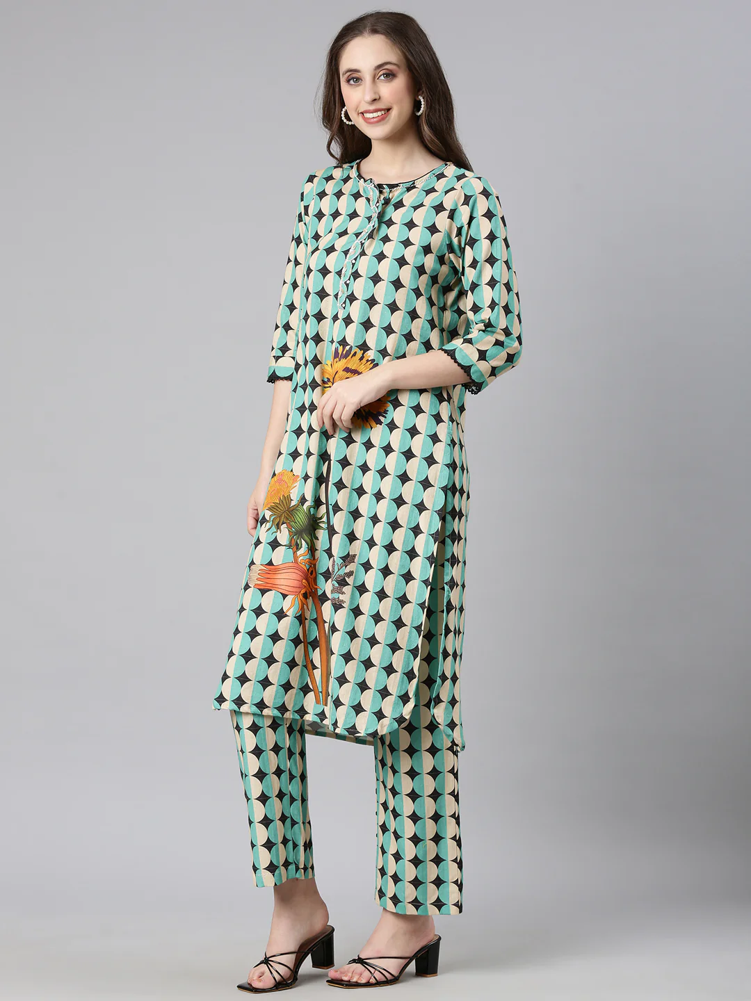 Neerus Sea green Printed Straight Kurta and Trousers - Image 2