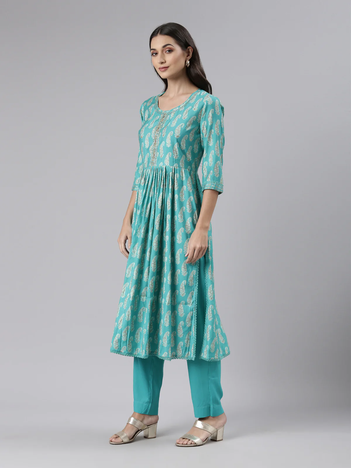Neerus Sea Green Regular Calf Length Embroidered Kurta Solid Palazzos With Dupatta - Image 2