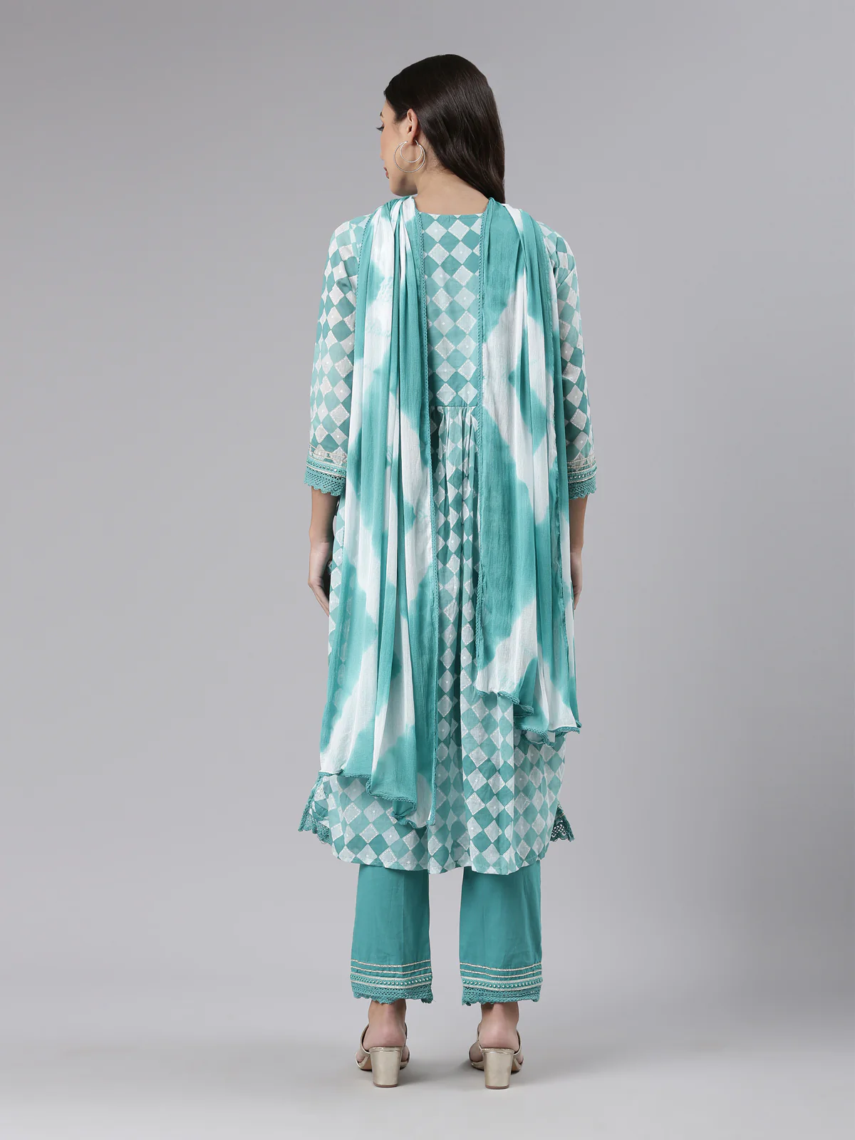 Neerus Sea Green Regular Calf Length Embroidered Kurta Solid Palazzos With Dupatta - Image 3
