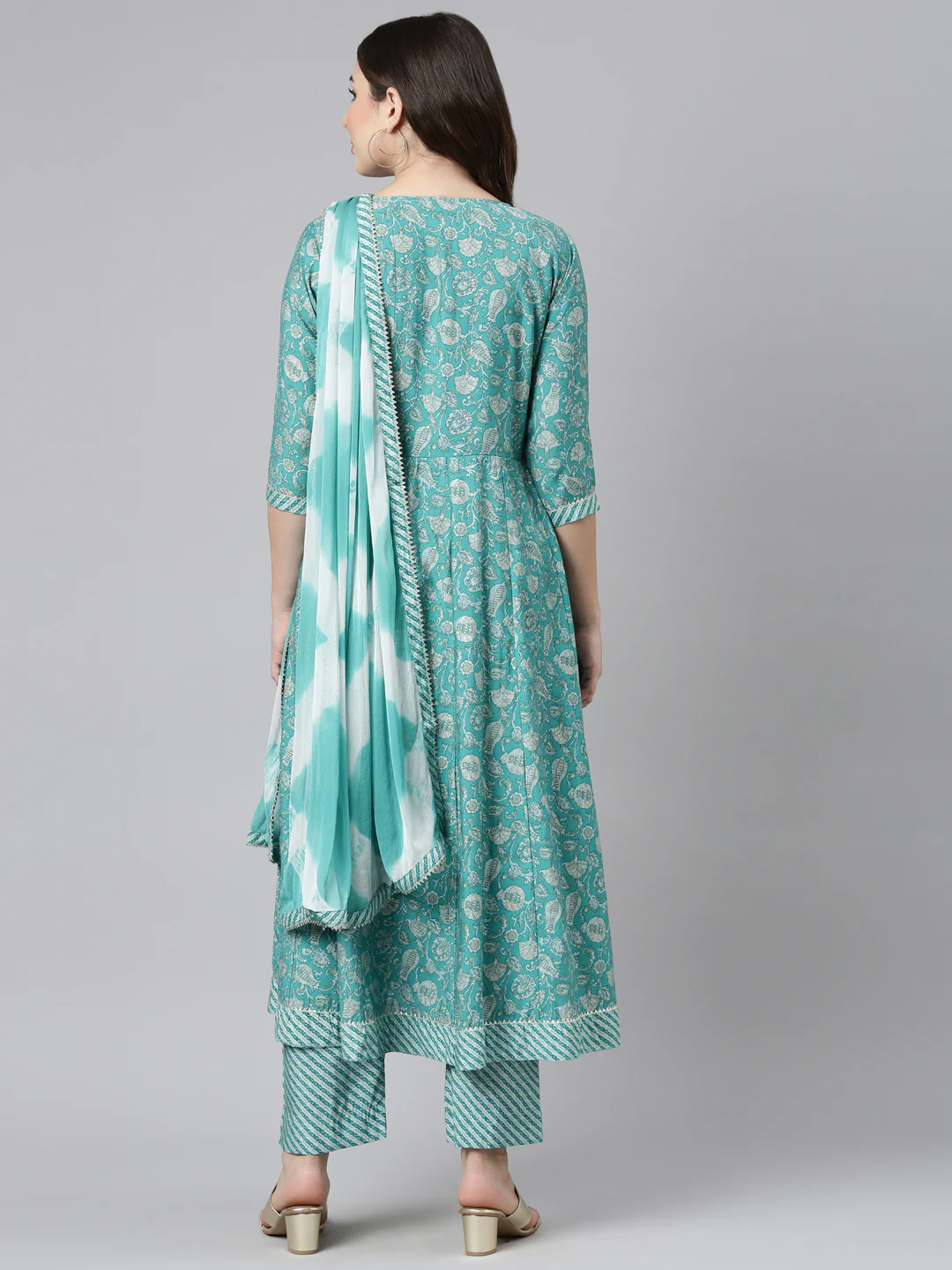 Neerus Sea Green Regular Straight Printed Kurta And Trousers With Dupatta - Image 3