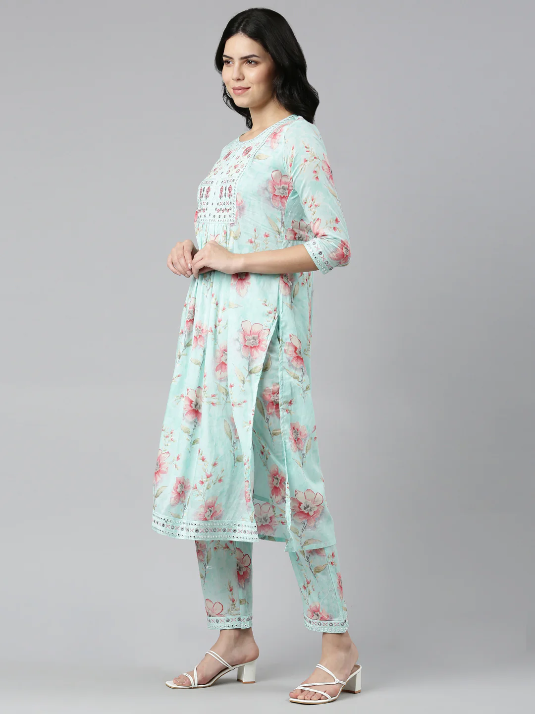Neerus Sea Green Regular Straight Printed Kurta And Trousers With Dupatta - Image 2
