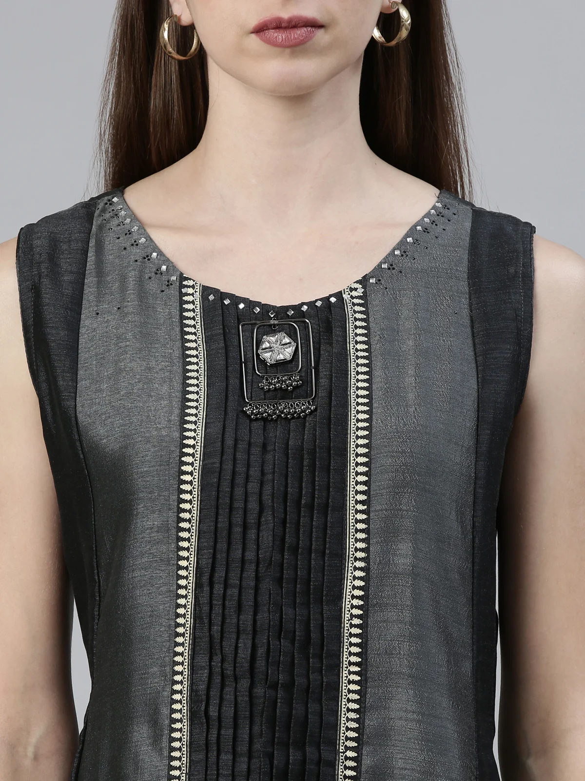 Neerus Thread Work Sleeveless Panelled A-Line Crepe Kurta - Image 2