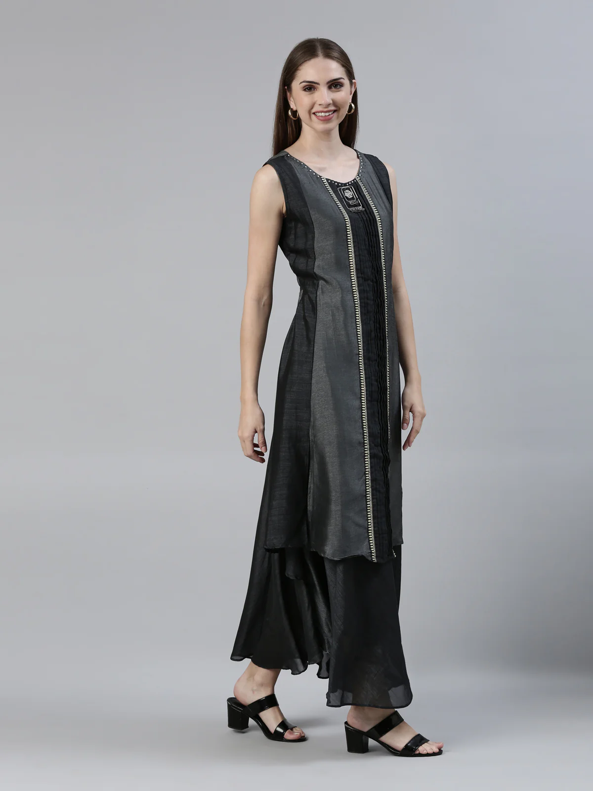 Neerus Thread Work Sleeveless Panelled A-Line Crepe Kurta - Image 4