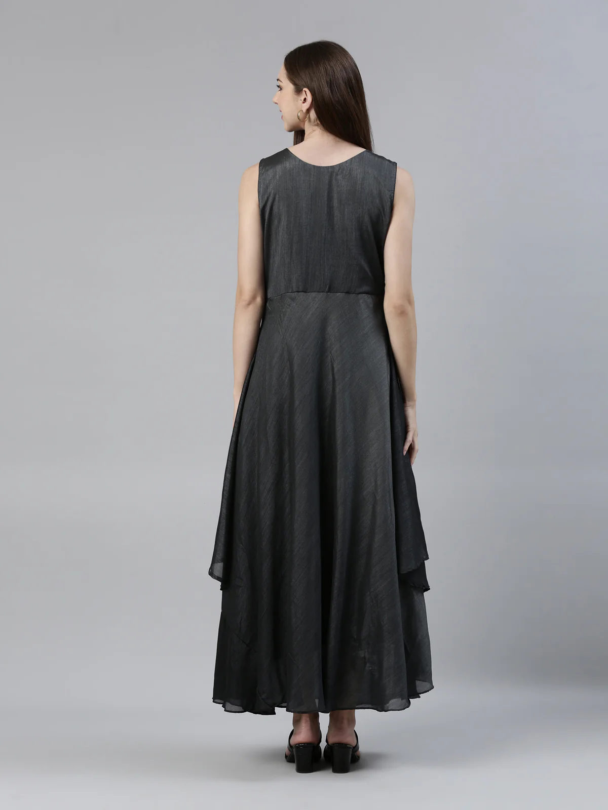 Neerus Thread Work Sleeveless Panelled A-Line Crepe Kurta - Image 5