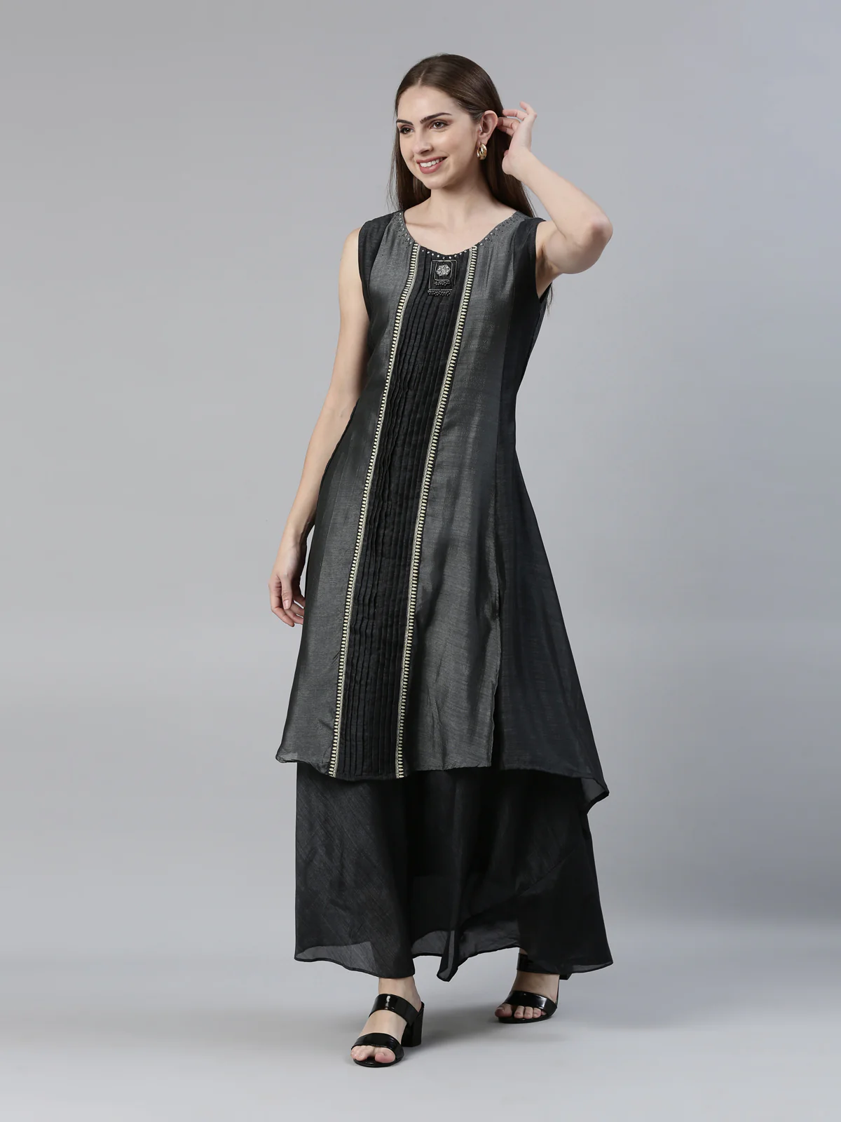 Neerus Thread Work Sleeveless Panelled A-Line Crepe Kurta - Image 6