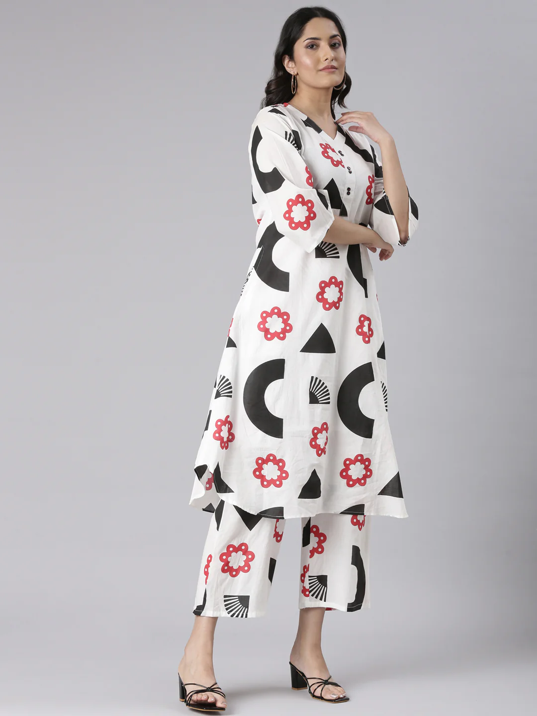 Neerus White Printed Straight Kurta and Trousers - Image 2