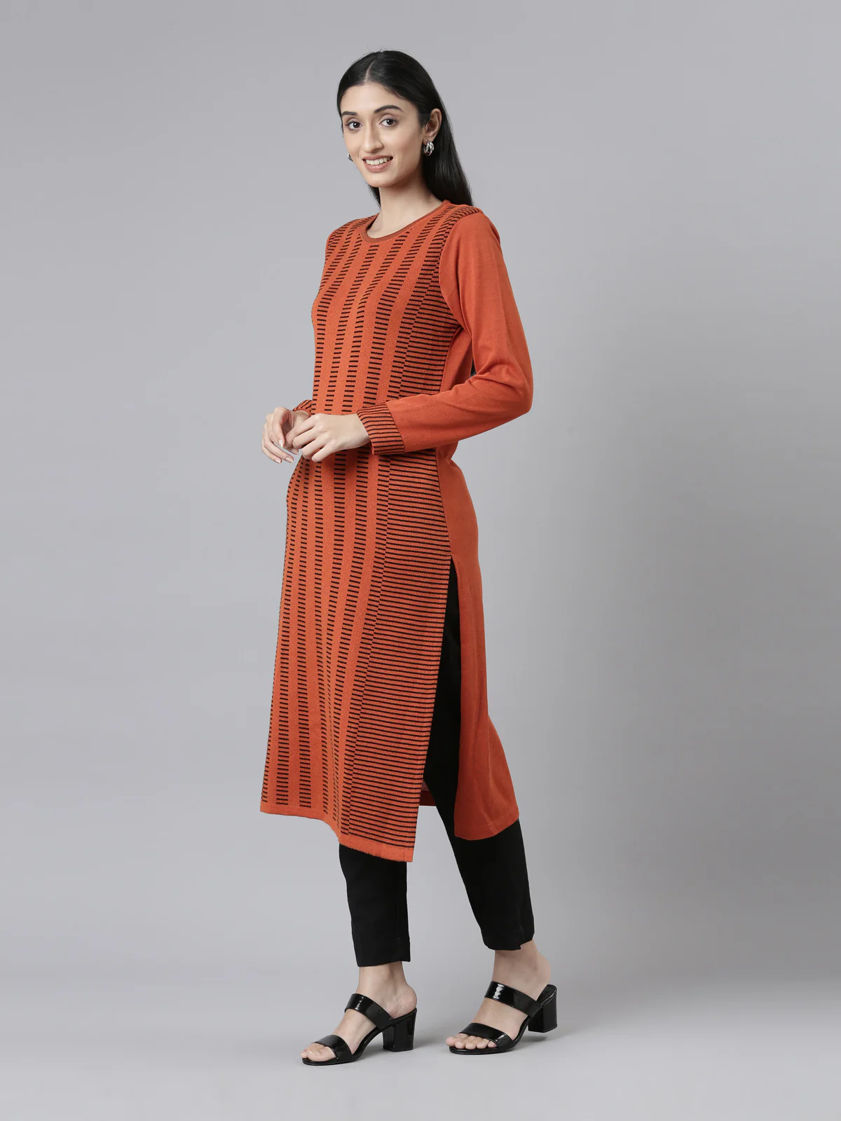 Neerus Winter Wear Woven Design Acrylic Kurta For Women - Image 2