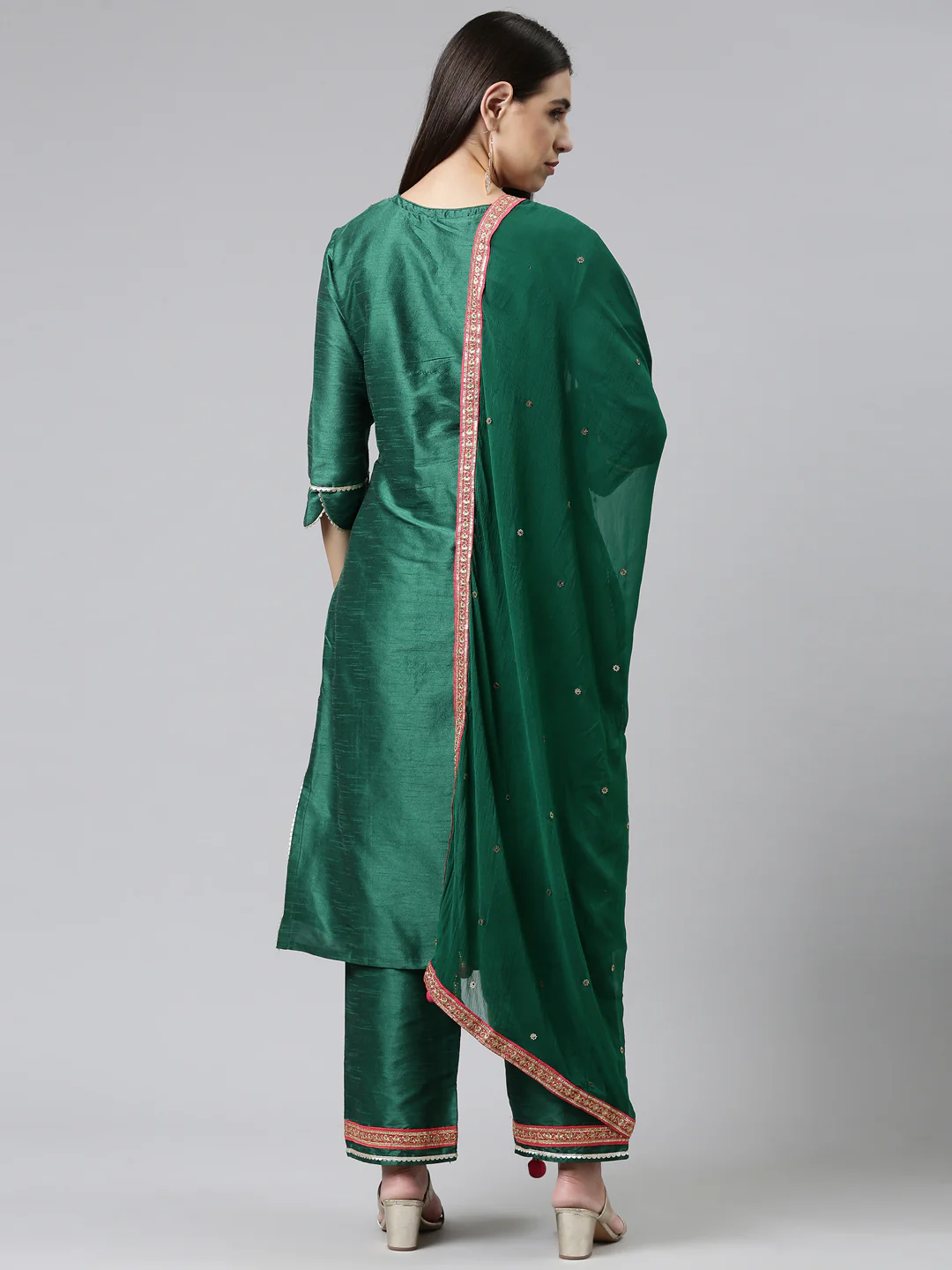 Neerus Women Green Embroidered Aari Work Kurta with Trousers  With Dupatta - Image 3