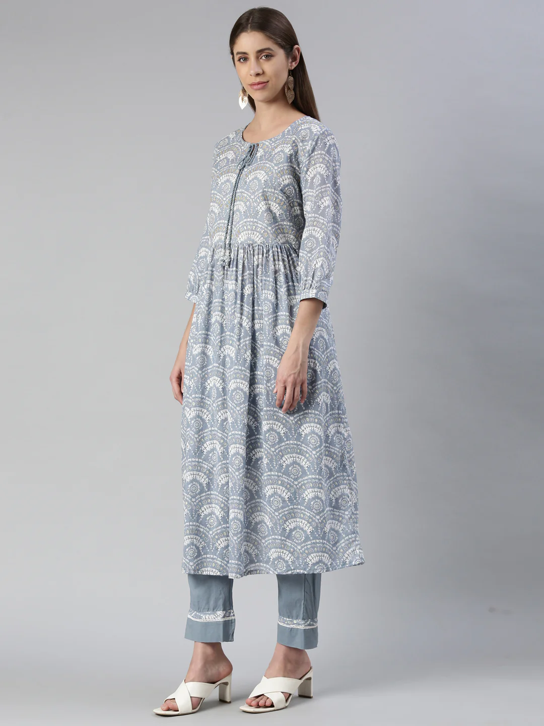 Neerus Women Indigo Solid Calf Length Kurta And Trousers With Dupatta - Image 2