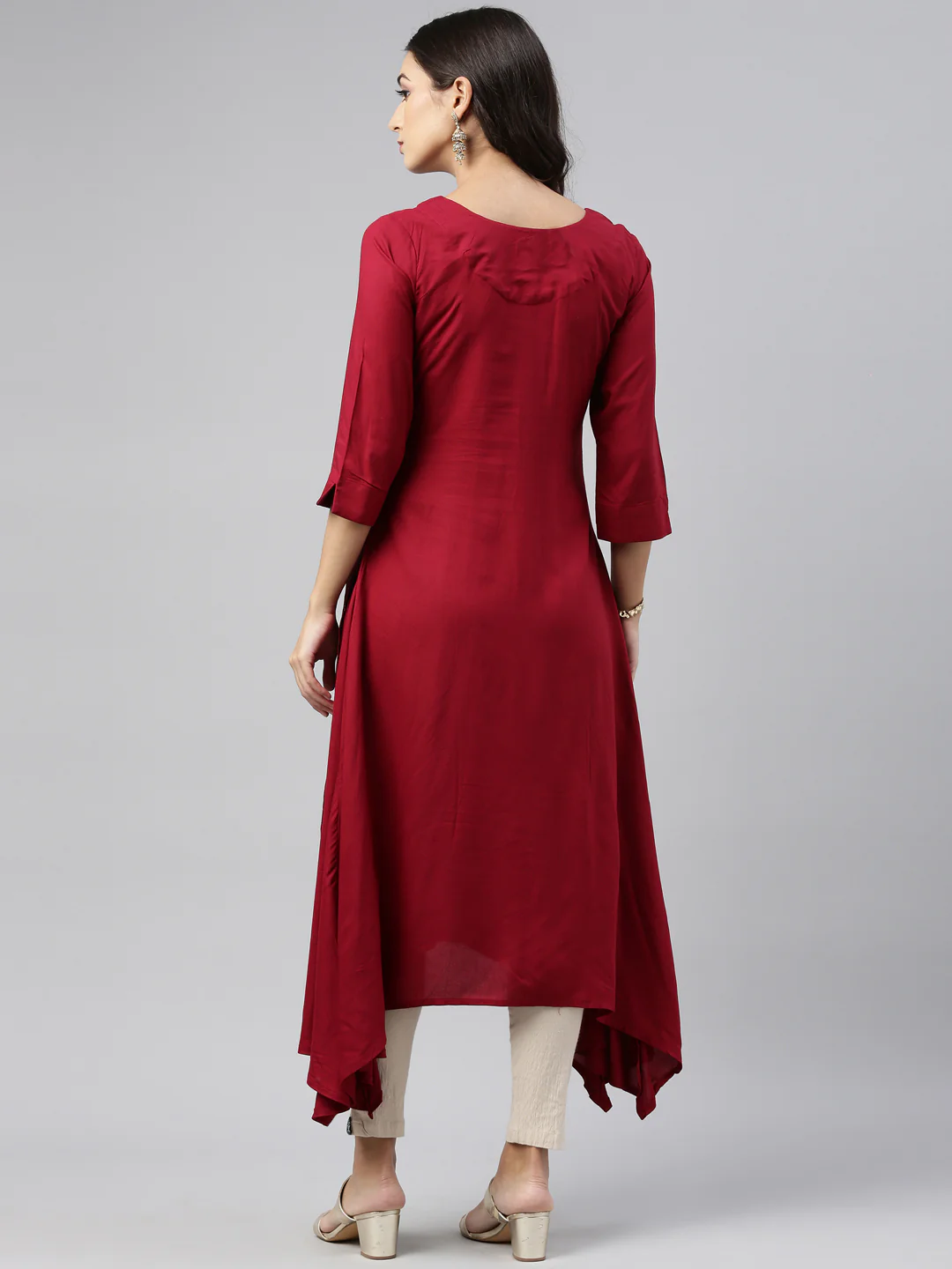 Neerus Women Maroon Geometric Printed Kurta - Image 3