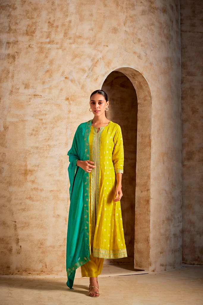 Neerus Women Mehandi Green Color Suit Set