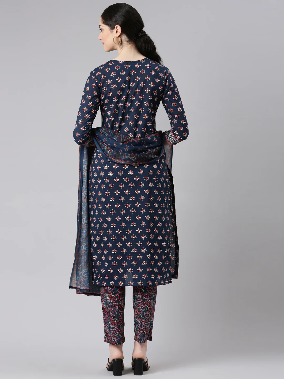 Neerus Women Navy Blue Straight Kurta and Trousers With Dupatta - Image 3