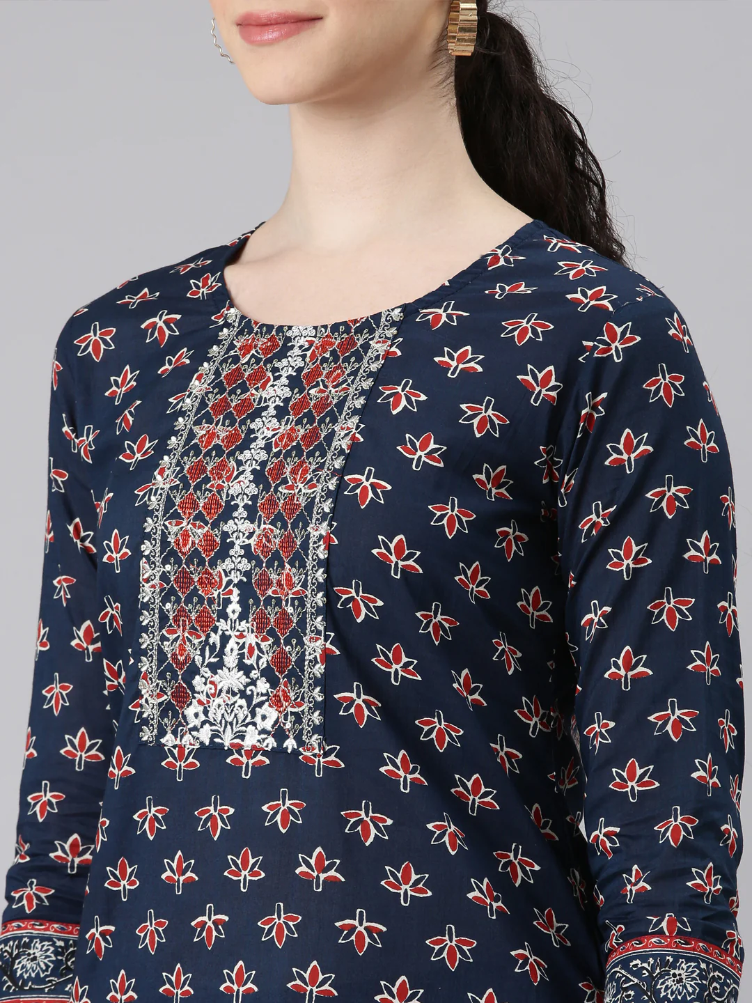 Neerus Women Navy Blue Straight Kurta and Trousers With Dupatta - Image 4
