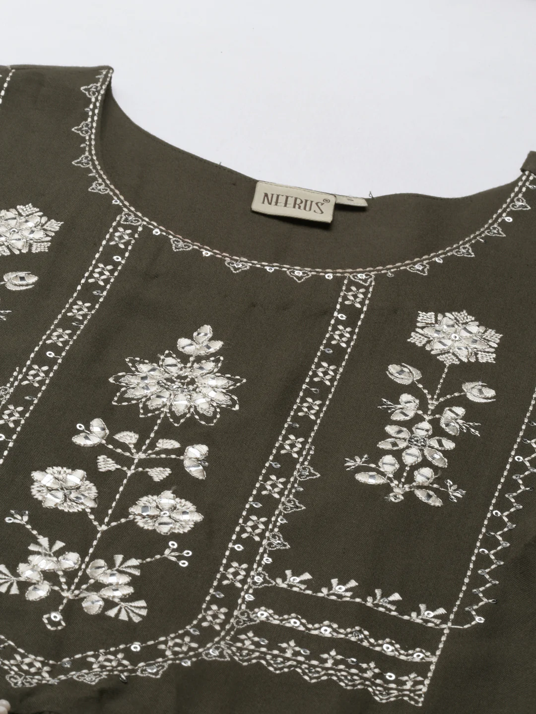 Neerus Women Olive Green Yoke Design Thread Work Anarkali Kurta - Image 4