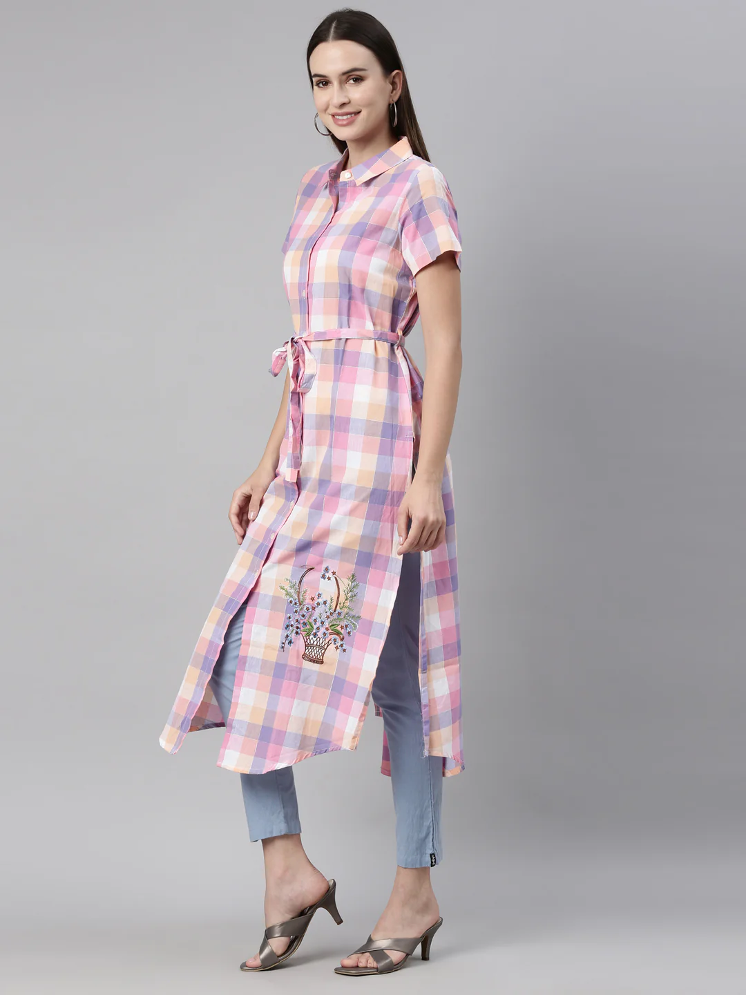 Neerus Women Pink Checked Thread Work Kurta - Image 3