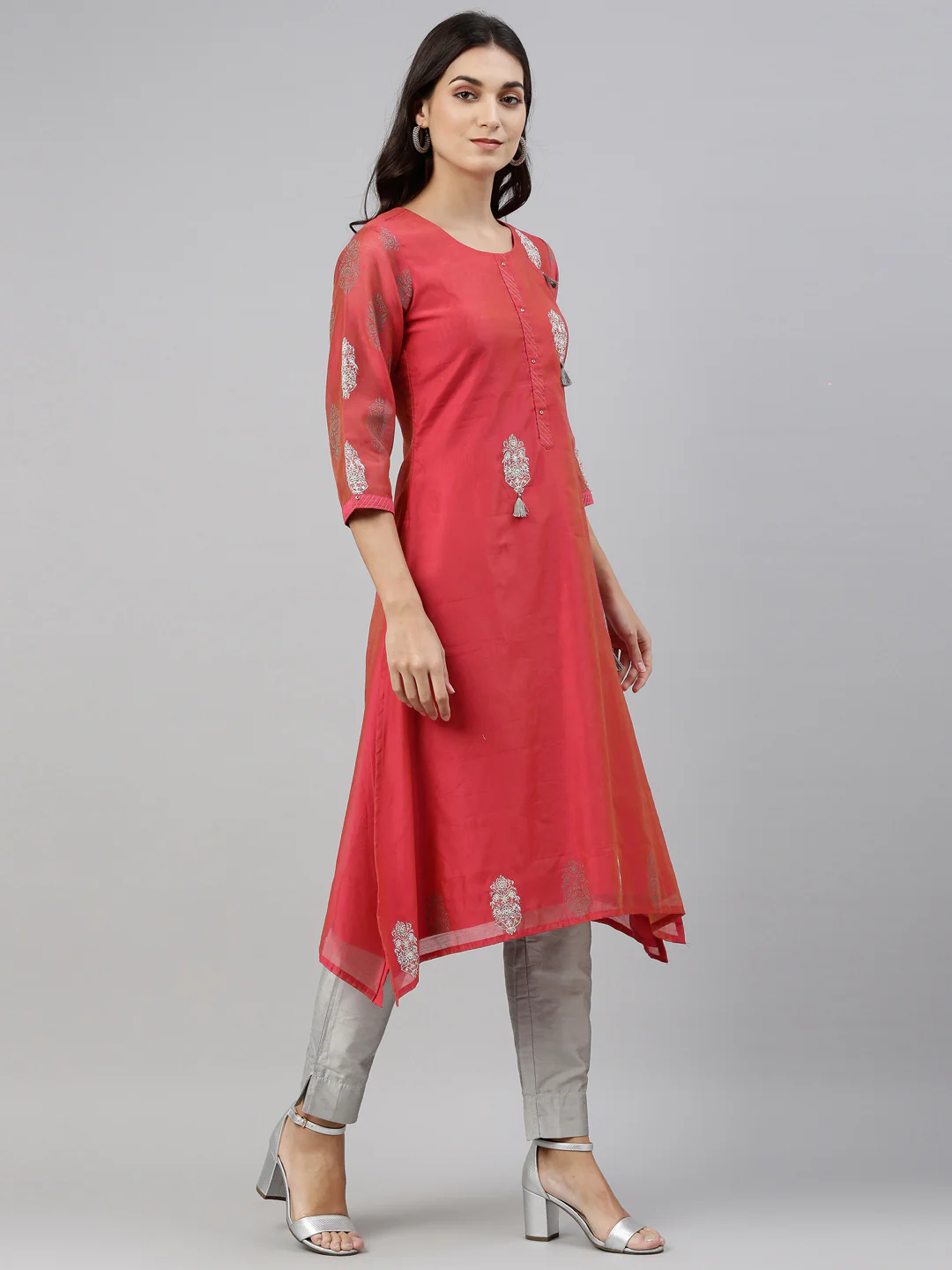 Neerus Women Pink Embroidered Thread Work Kurta - Image 2