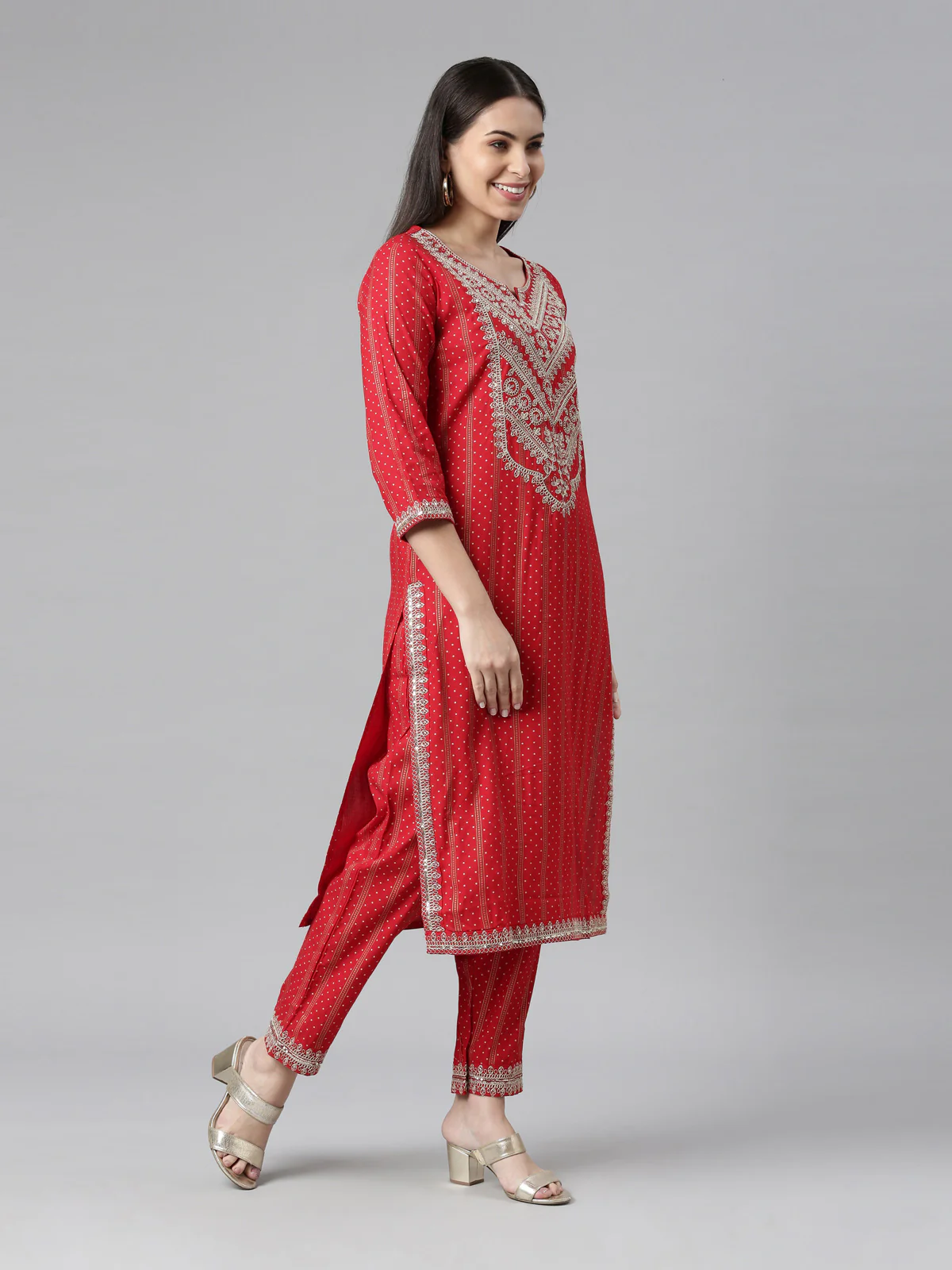 Neerus Women Red Floral Printed Kurta with Trousers  With Dupatta - Image 2