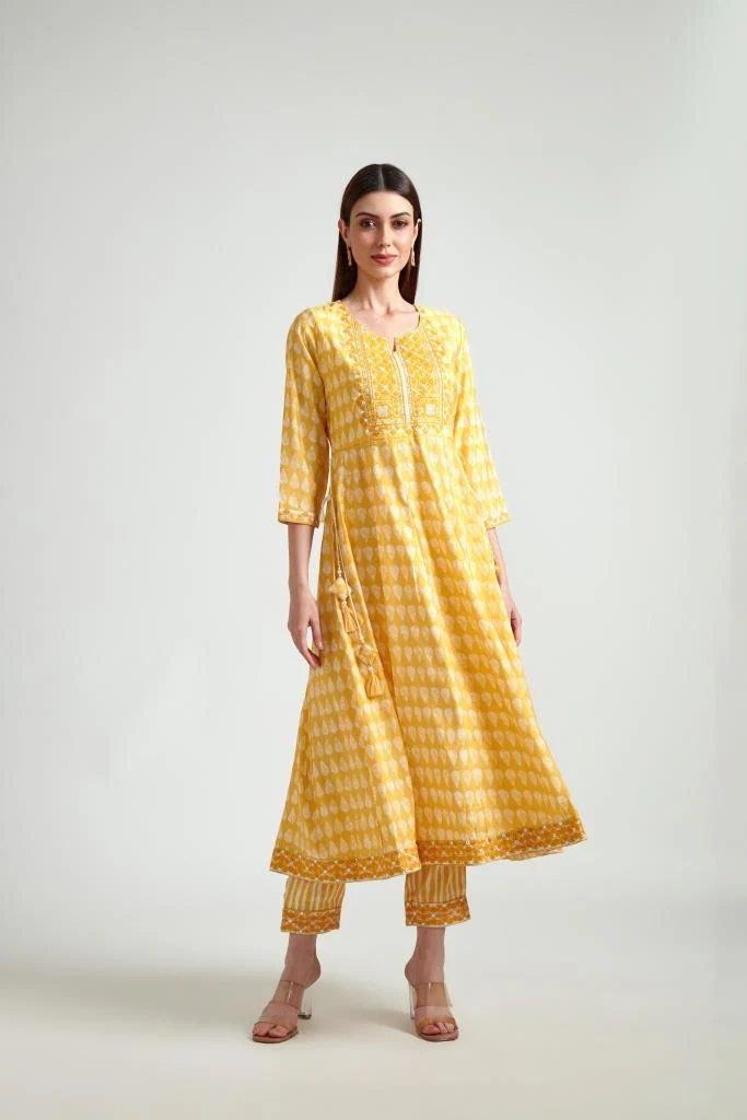 Neerus Women Yellow Printed Kurta with Trousers  Dupatta - Image 4