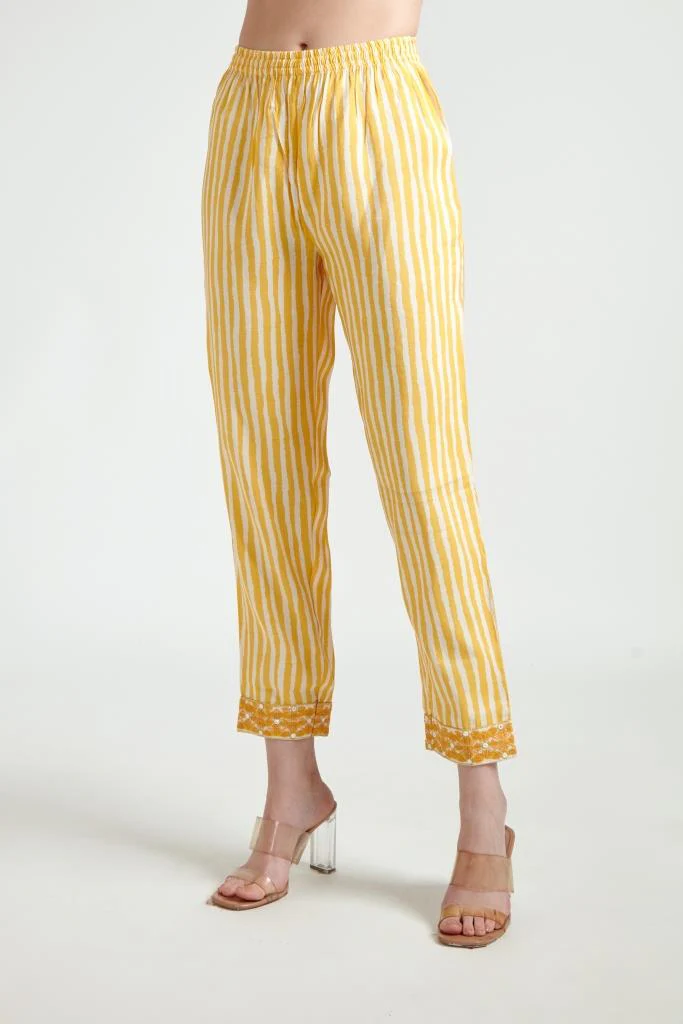 Neerus Women Yellow Printed Kurta with Trousers  Dupatta - Image 5