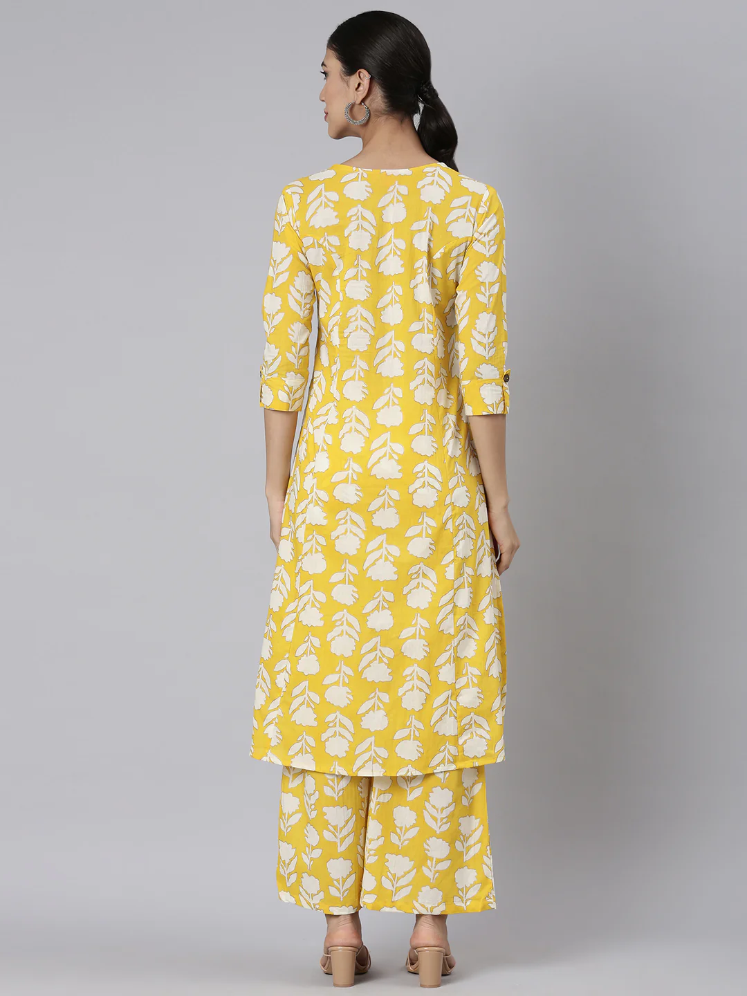 Neerus Yellow Casual Printed Straight Kurta and Palazzos - Image 3