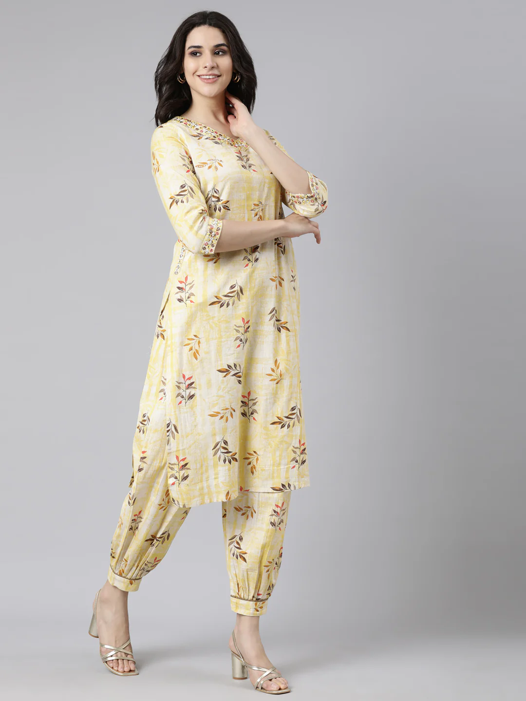 Neerus Yellow Regular Straight Floral Kurta And  Salwar With Dupatta - Image 2