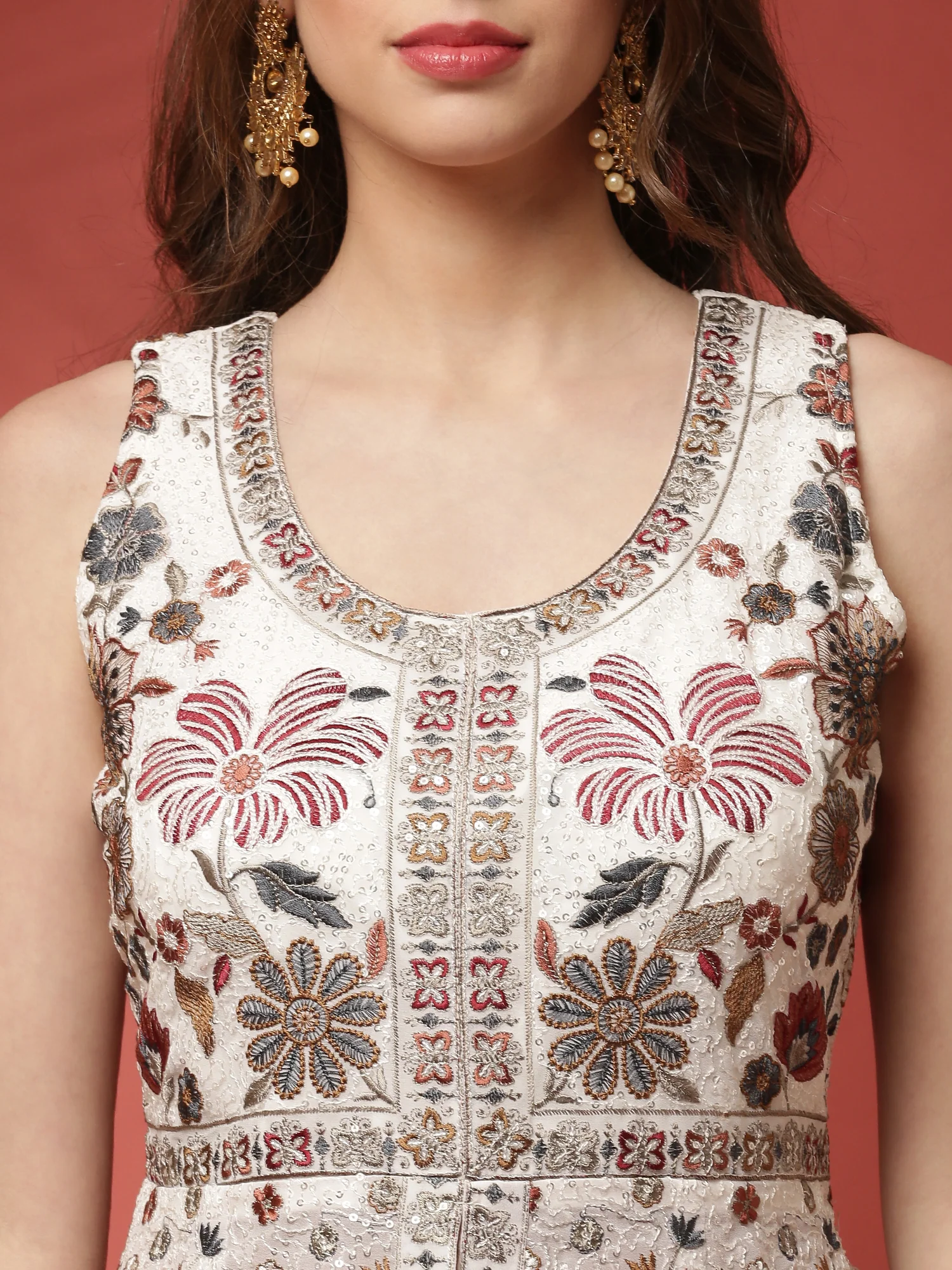 Off White Geogrette Peplum Palazzo Set With Embroiderey Work On Body - Image 4