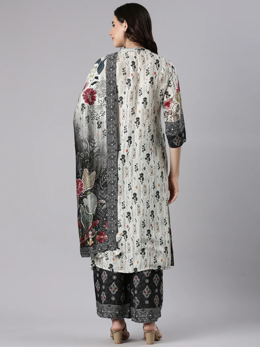 Off White Muslin Printed Three Piece Set - Image 3