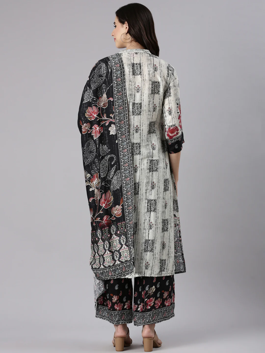 Off White Muslin Printed Three Piece Set - Image 3