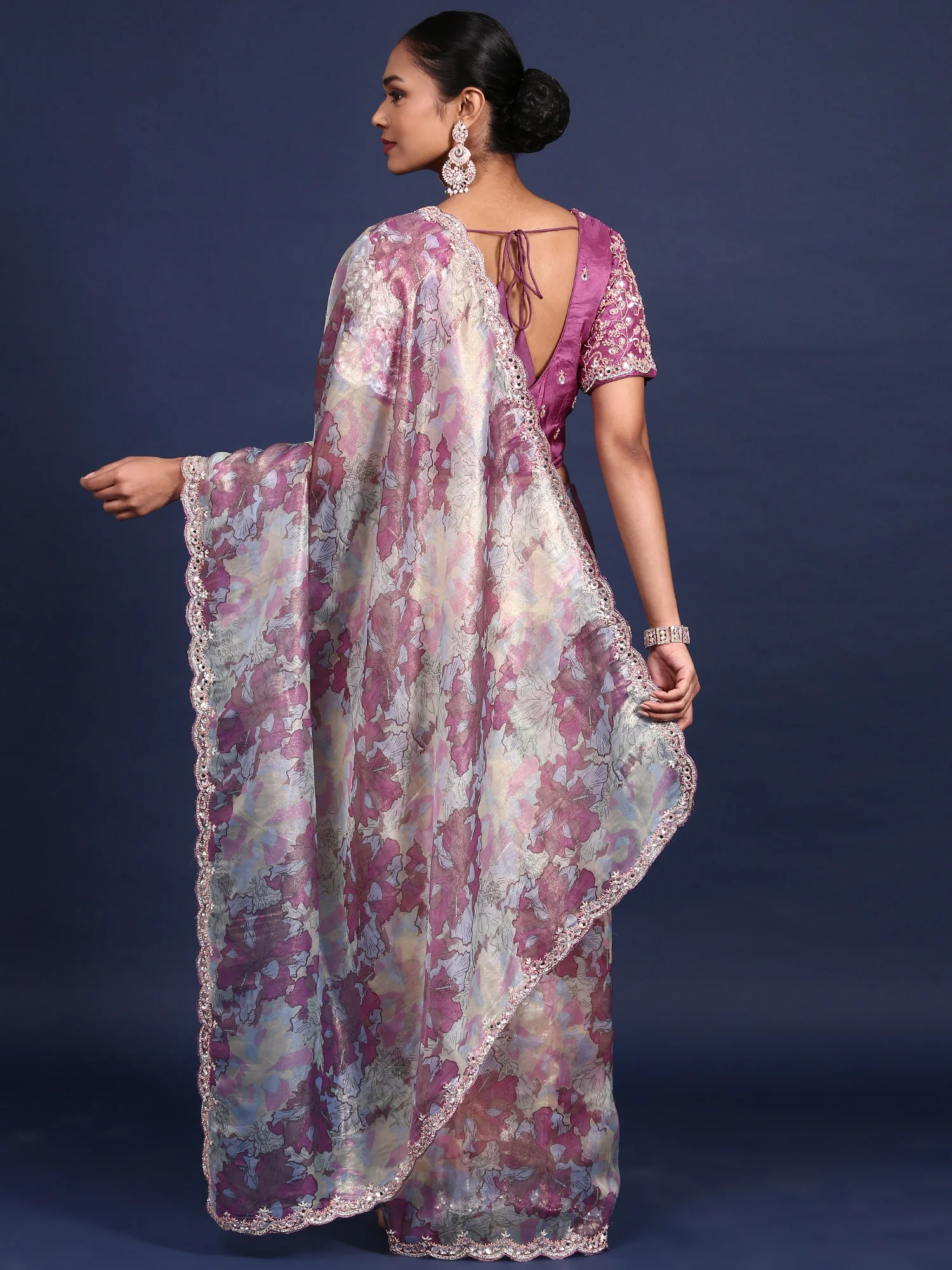 Printed Shimmer Weaved Saree With Readymade Blouse - Image 3
