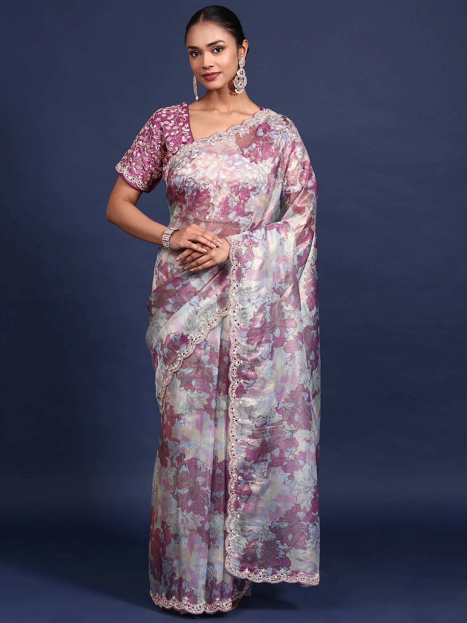 Printed Shimmer Weaved Saree With Readymade Blouse - Image 4